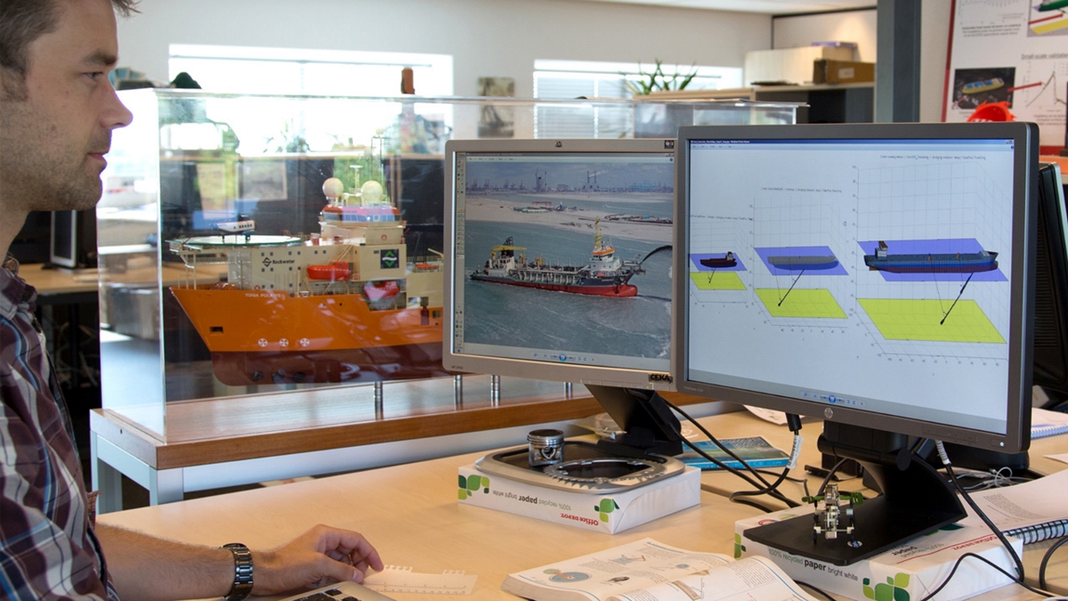 Feasibility and design studies for dredging vessels